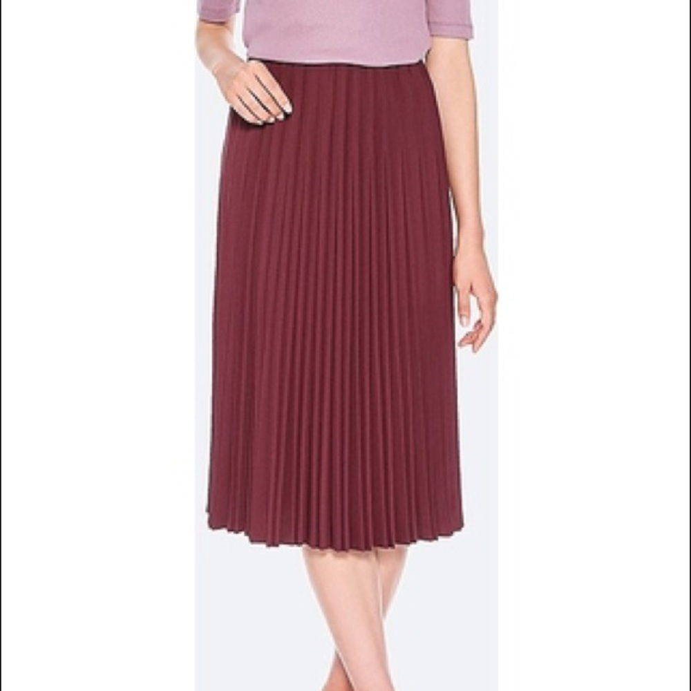 Uniqlo High Waisted Pleated Midi Skirt
